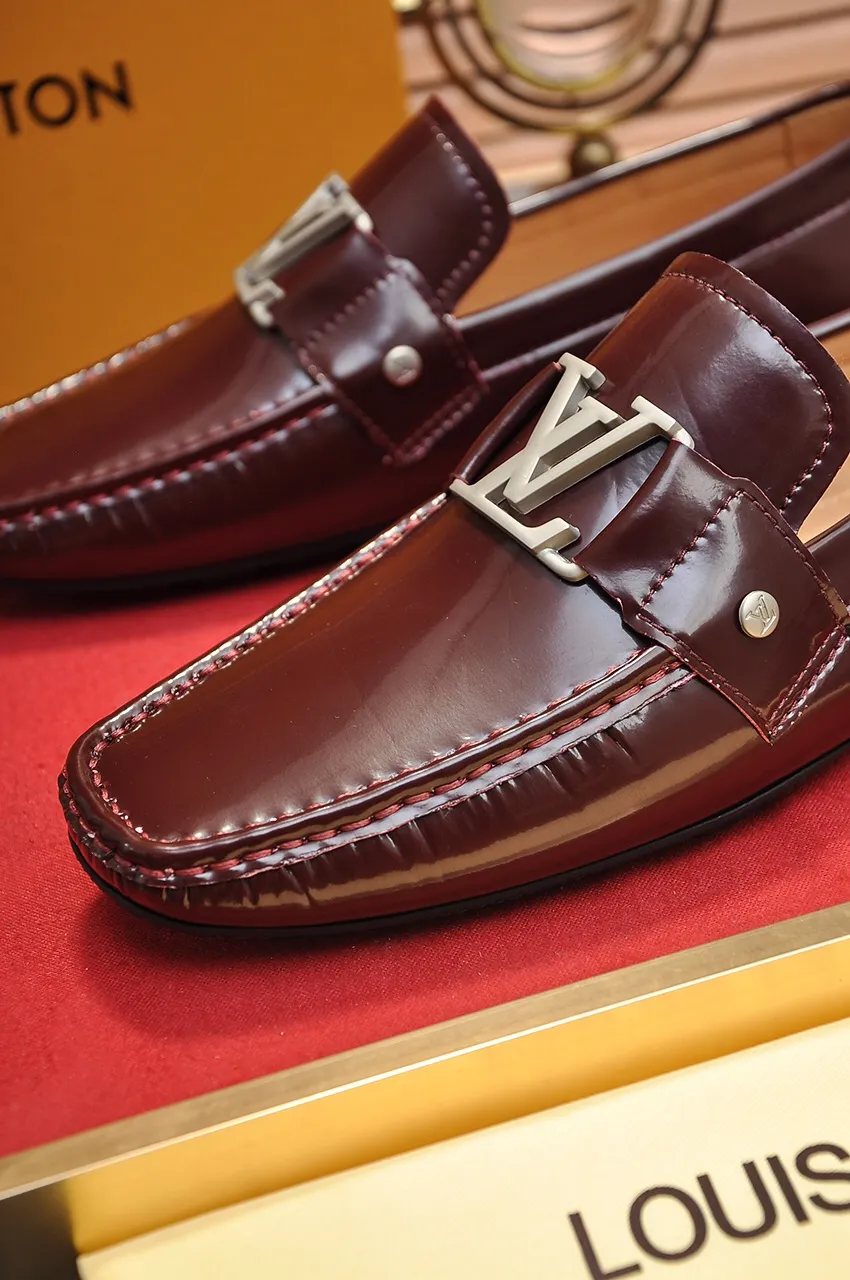 Men's men's shoes 💰420💶 [LV Doudou shoes] (water-dyed cowhide lining) new model is on the market, available on the official website. The new Doudou shoes are processed into single-color materials, and the uppers are made of imported horsehide leather. The body of the shoe is fully hemmed with mark thread, and is lined with imported original cowhide leather. The elegant shoe shape is super suitable for all-matching, and the size is 38-44.